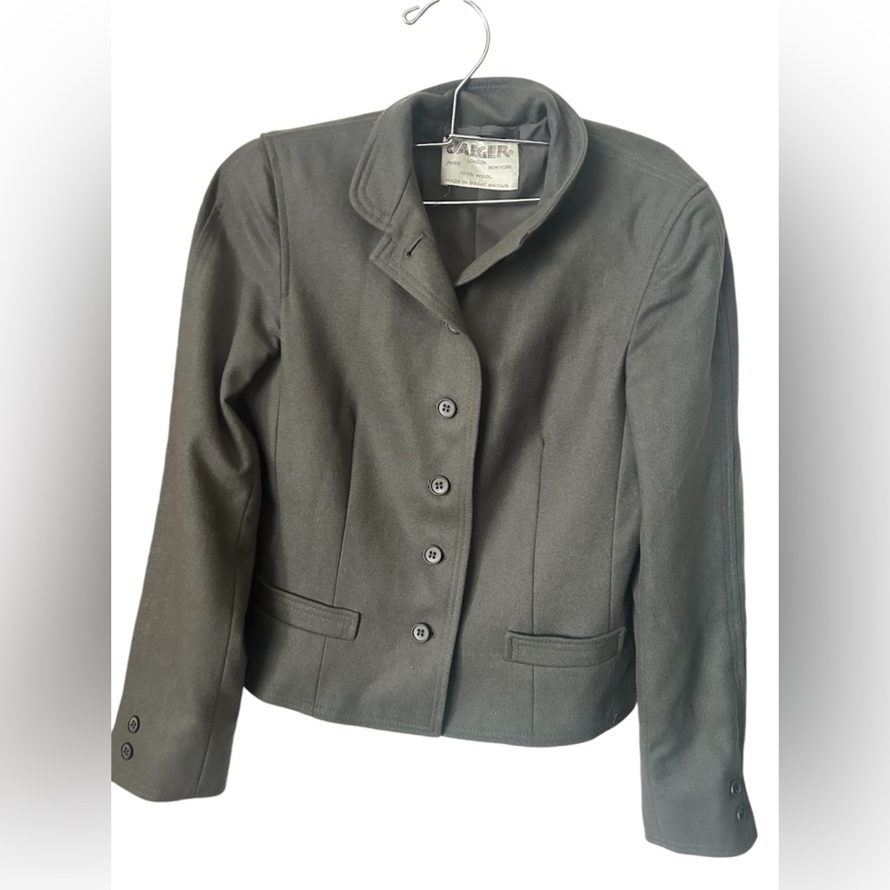 Jaeger  100% wool vintage blazer size 6